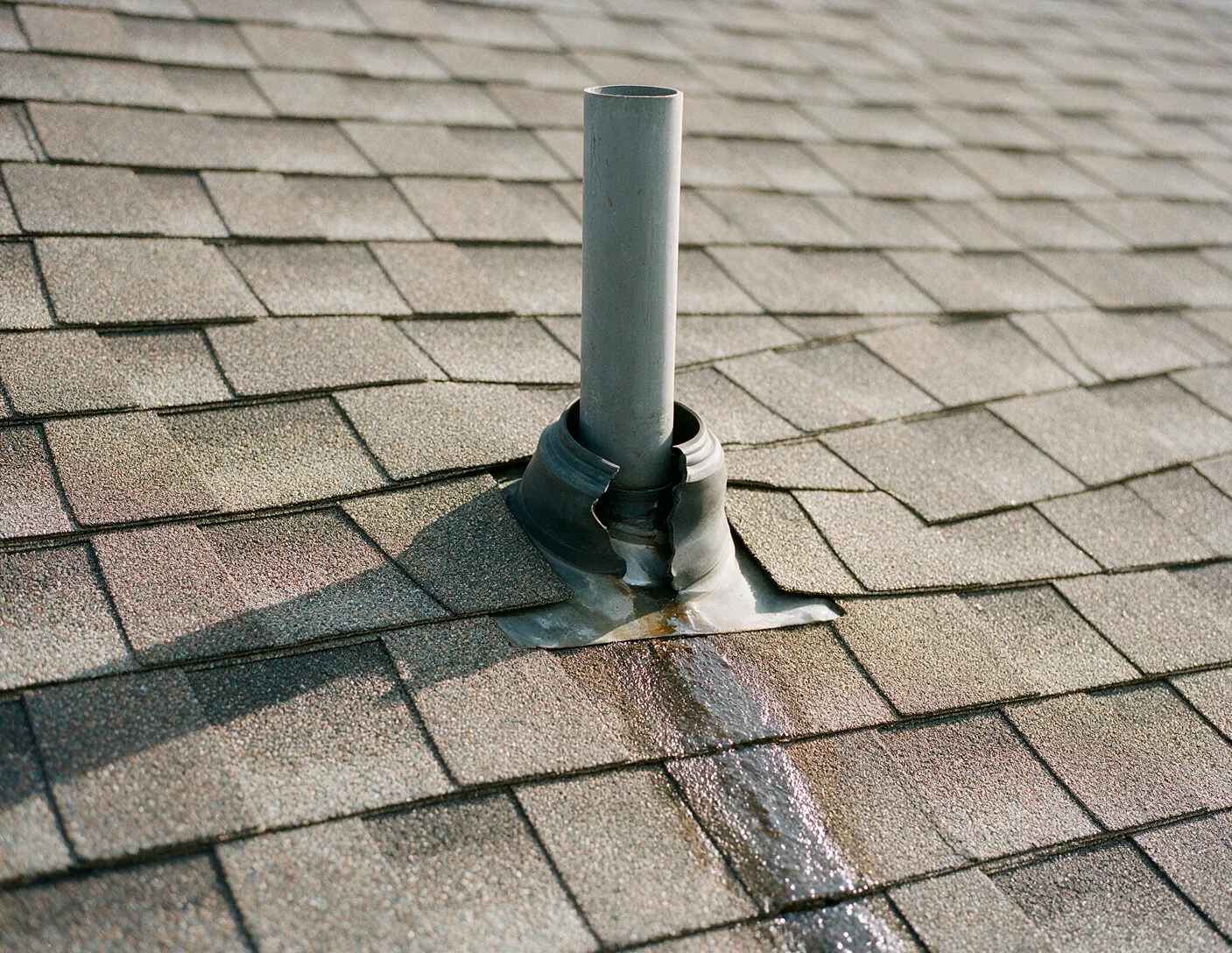 A split vent boot collar